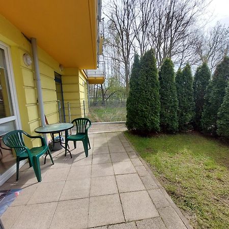 Apartament Z Ogrodkiem Kołobrzeg Esterno foto