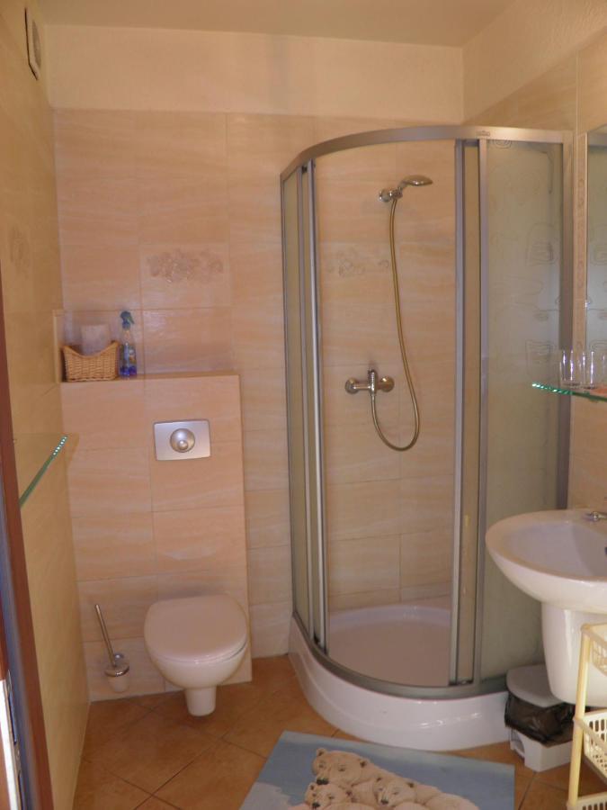 Apartament Z Ogrodkiem Kołobrzeg Esterno foto