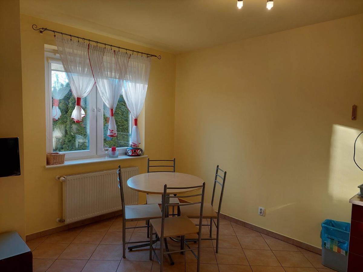 Apartament Z Ogrodkiem Kołobrzeg Esterno foto