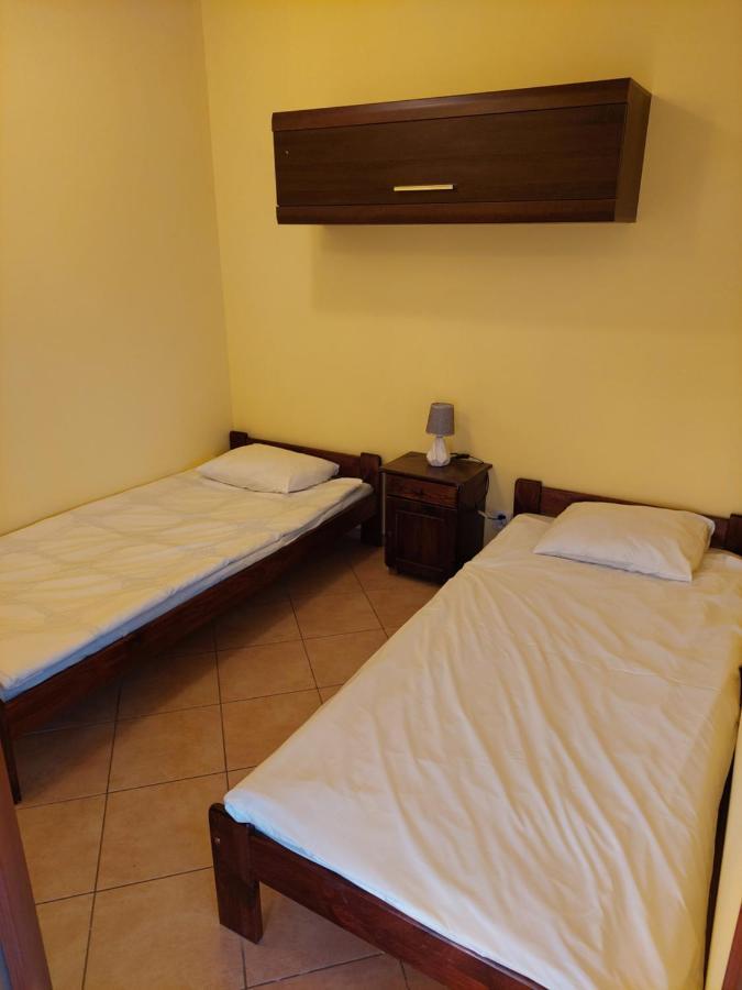 Apartament Z Ogrodkiem Kołobrzeg Esterno foto